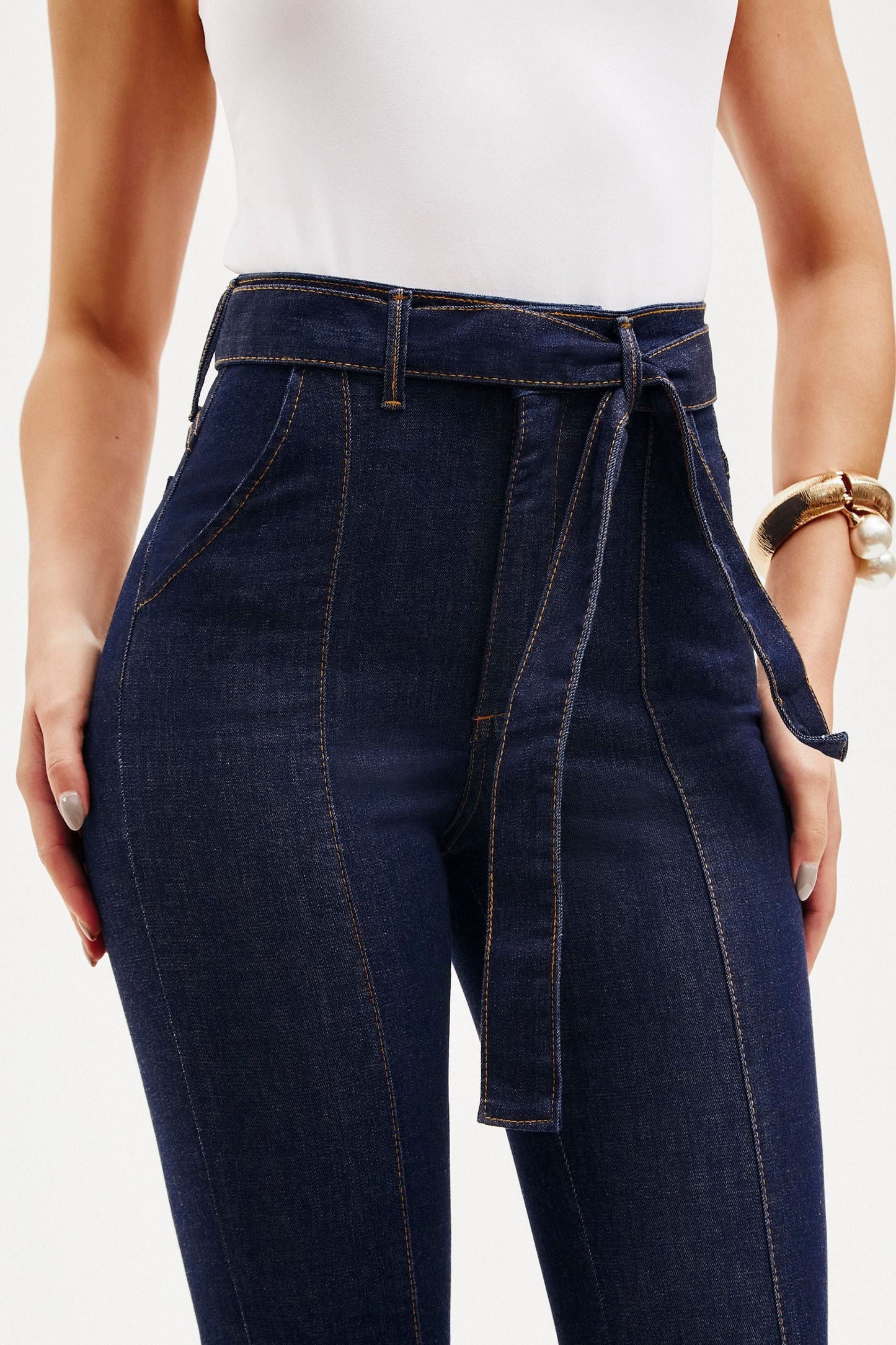PANTALON BLUE NOVA: SILUETA PERFECTA