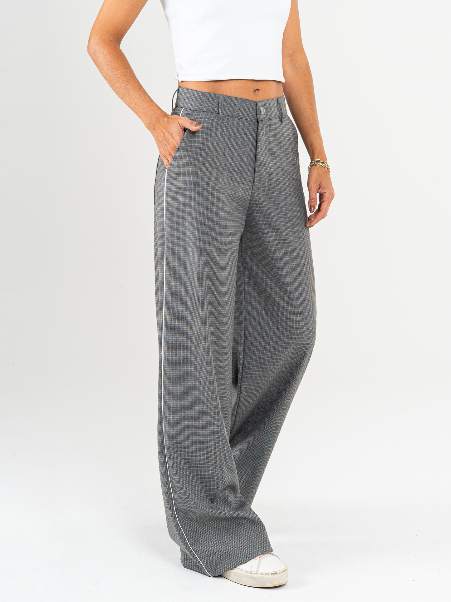 Pantalón Mom Flare – Realza tu figura con estilo y comodidad